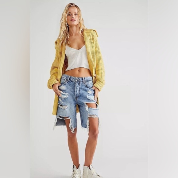 FREE PEOPLE Big Sur Coast Boyfriend Bermuda Jean Denim Shorts 26 distressed - Picture 1 of 6